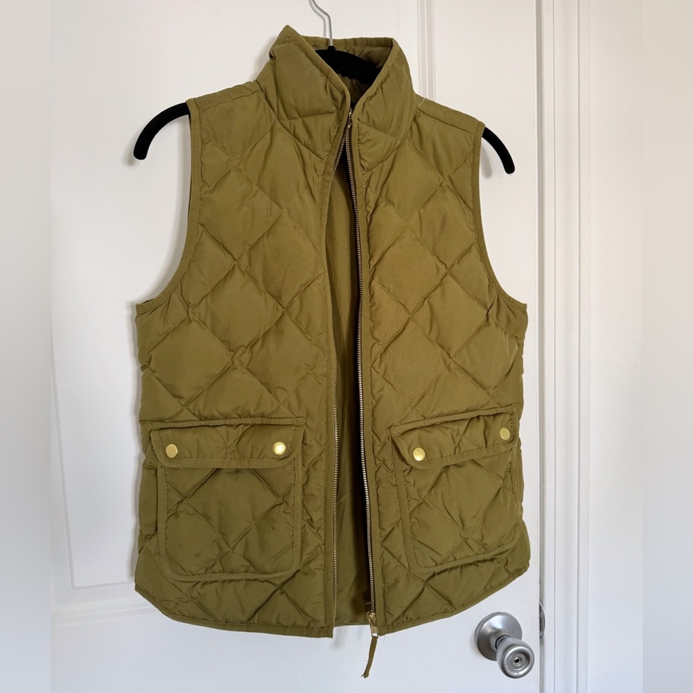 JCrew puffer vest with pockets olive green